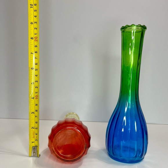 VTG Retro Jeanette Ribbed Amberina Bud Vase Green Blue  Red Yellow Ombre Set 2 - Picture 11 of 11
